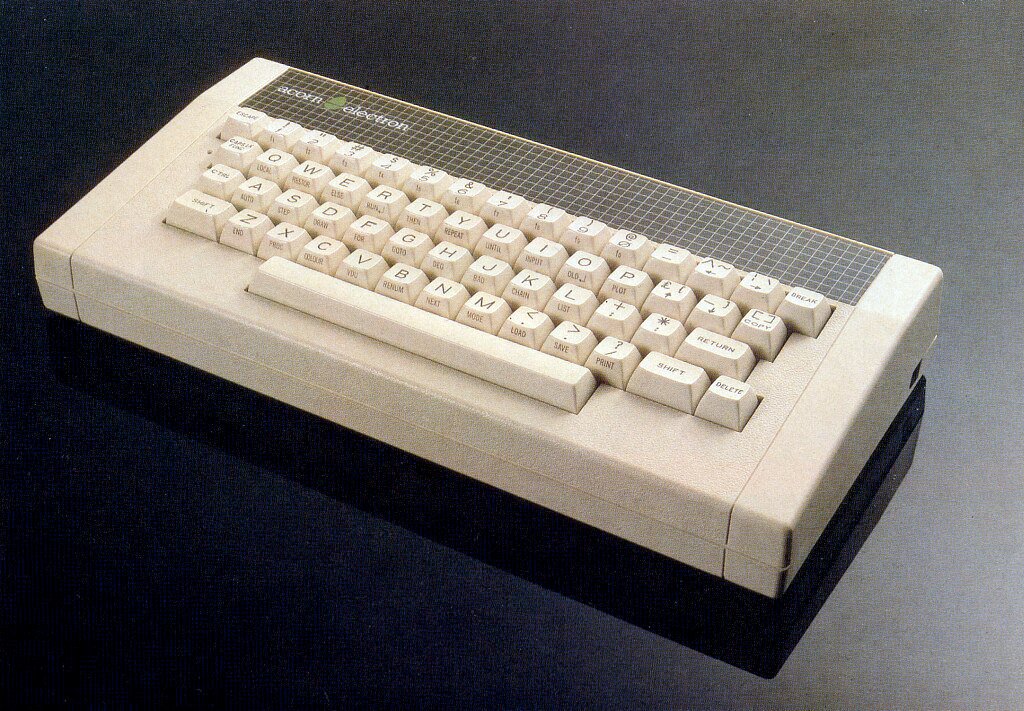 Der acorn electron aus England bot eine echte Schreibmaschinentastatur und ein "Shorthand-BASIC". (Bild: Vogel-Verlag)