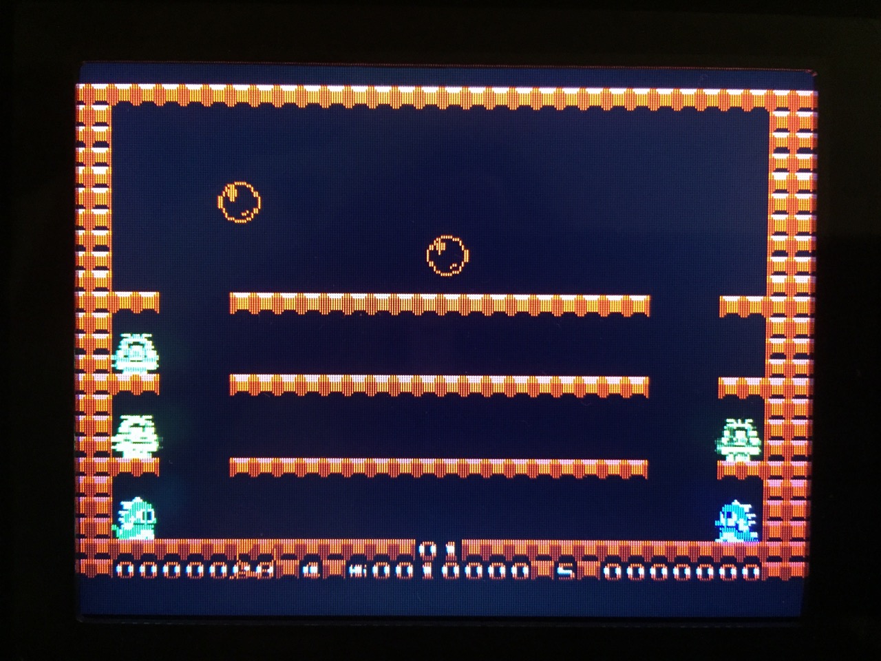 Screenshot von Bubble Bobble auf dem Game Gear mit LCD Mod. (Bild: André Eymann)