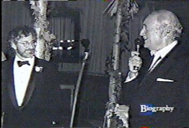 Steve Jay Ross (rechts im Bild) hat 1972 die Firma Warner Communications gegründet. (Bild: Atari)