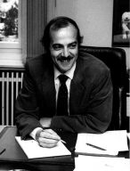 Der Atari Manager Klaus Ollmann Mitte der 1980er Jahre in seinem Hamburger Büro. (Bild: Klaus Ollmann)