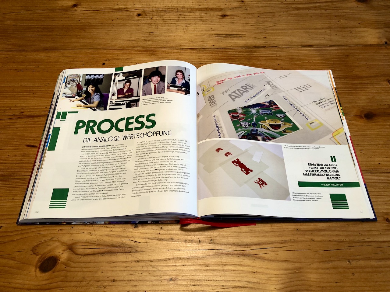 Das interessante Kapitel "Process - Die analoge Wertschöpfung" beleuchtet den Produktions- und Vermarktungsprozess von Videospielen, den Atari maßgeblich begründete. (Bild: André Eymann)