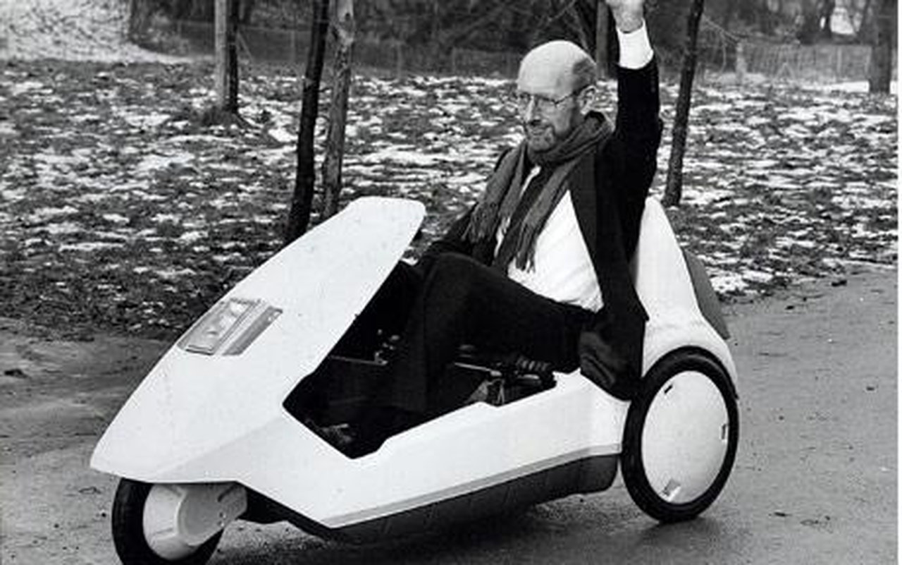 Clive Sinclair erobert das Königreich mit Taschenradios, Kleincomputern und Mobil-TVs, bevor sein C5-Elektroauto in die Pleite rollt.