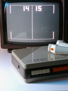 Universum-Telespiel von 1978: Ein Pong-Klon vom Quelle-Versand. (Bild: Constantin Gillies)