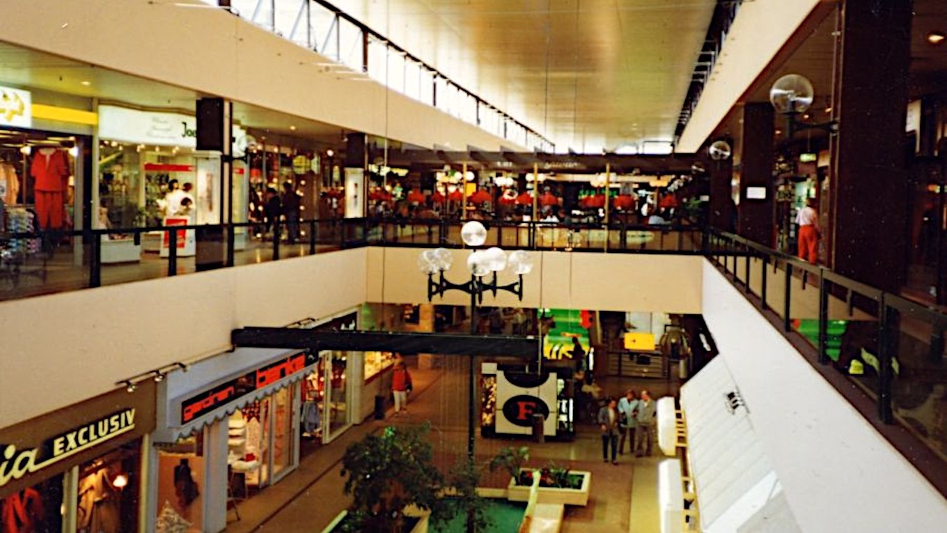 Alstertal-Einkaufszentrum in Hamburg Poppenbüttel ca. 1990. (Bild: Gepko Cipa)
